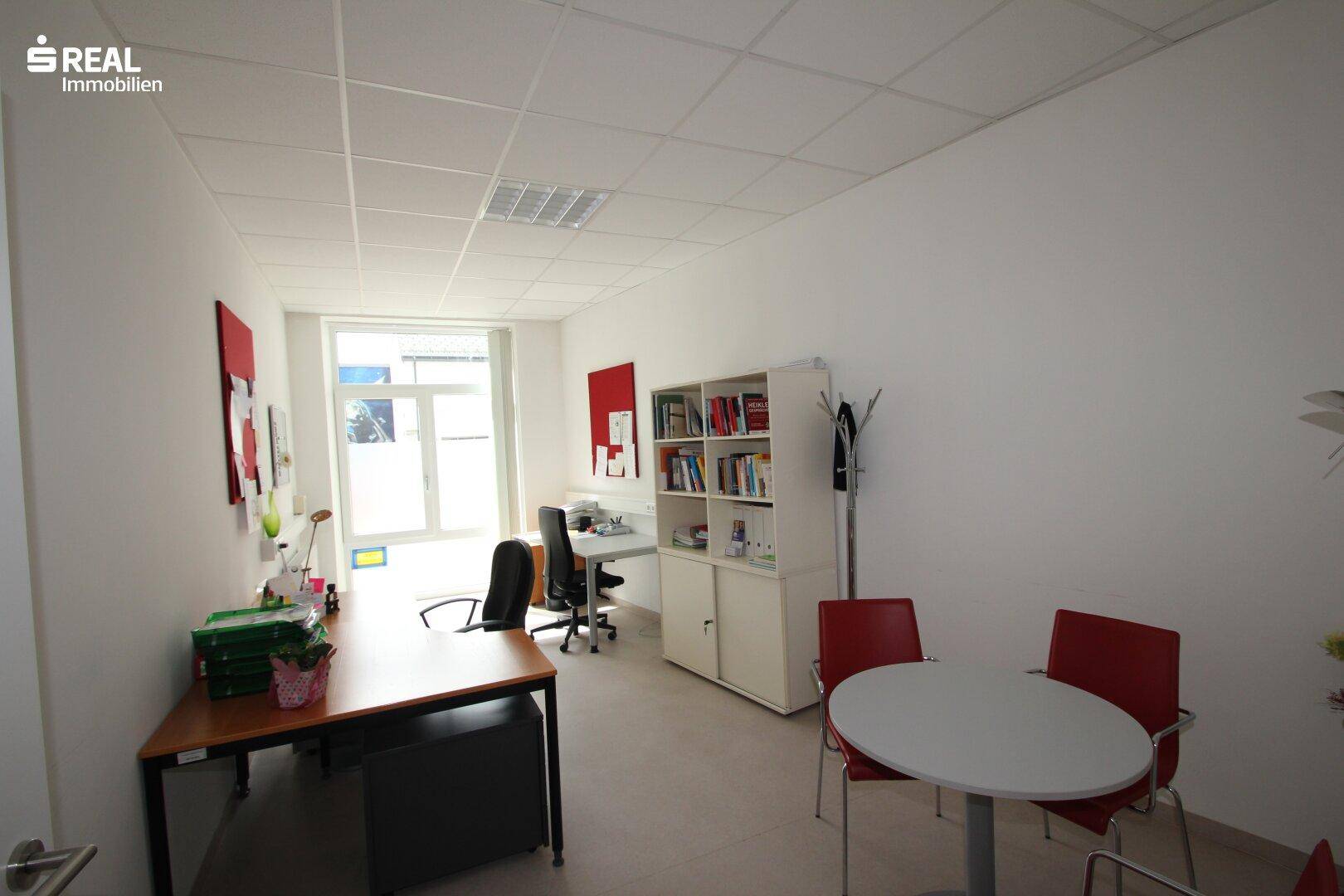 vermietete Büroräumlichkeiten im Zentrum vom Amstetten – pohled 4