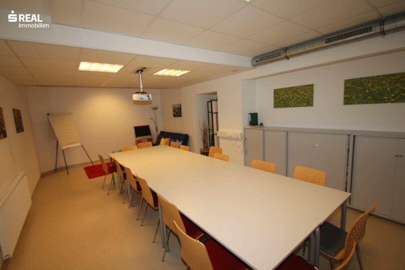 vermietete Büroräumlichkeiten im Zentrum vom Amstetten – další