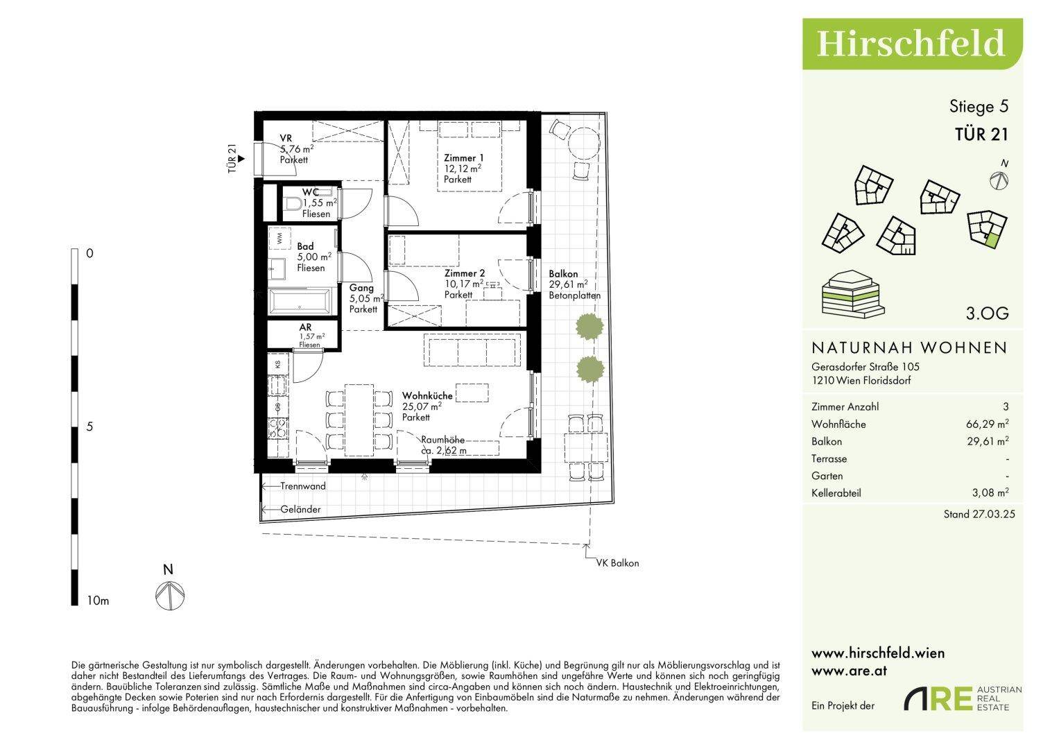 Grundrissplan einer Wohnung mit offener Wohnküche, zwei Schlafzimmern, Bad, separatem WC und großem Balkon.