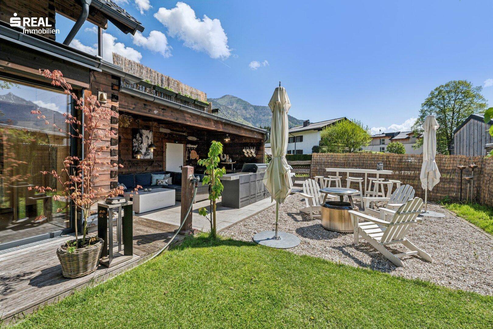 Grillbereich mit Outdoorküche