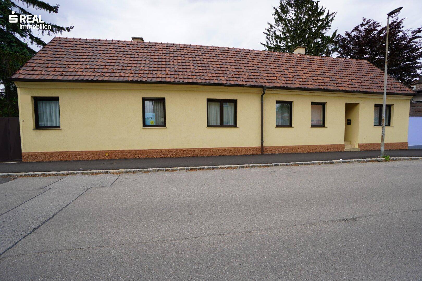 Einfamilienhaus mit Potenzial und großem Garten - Mynd 2