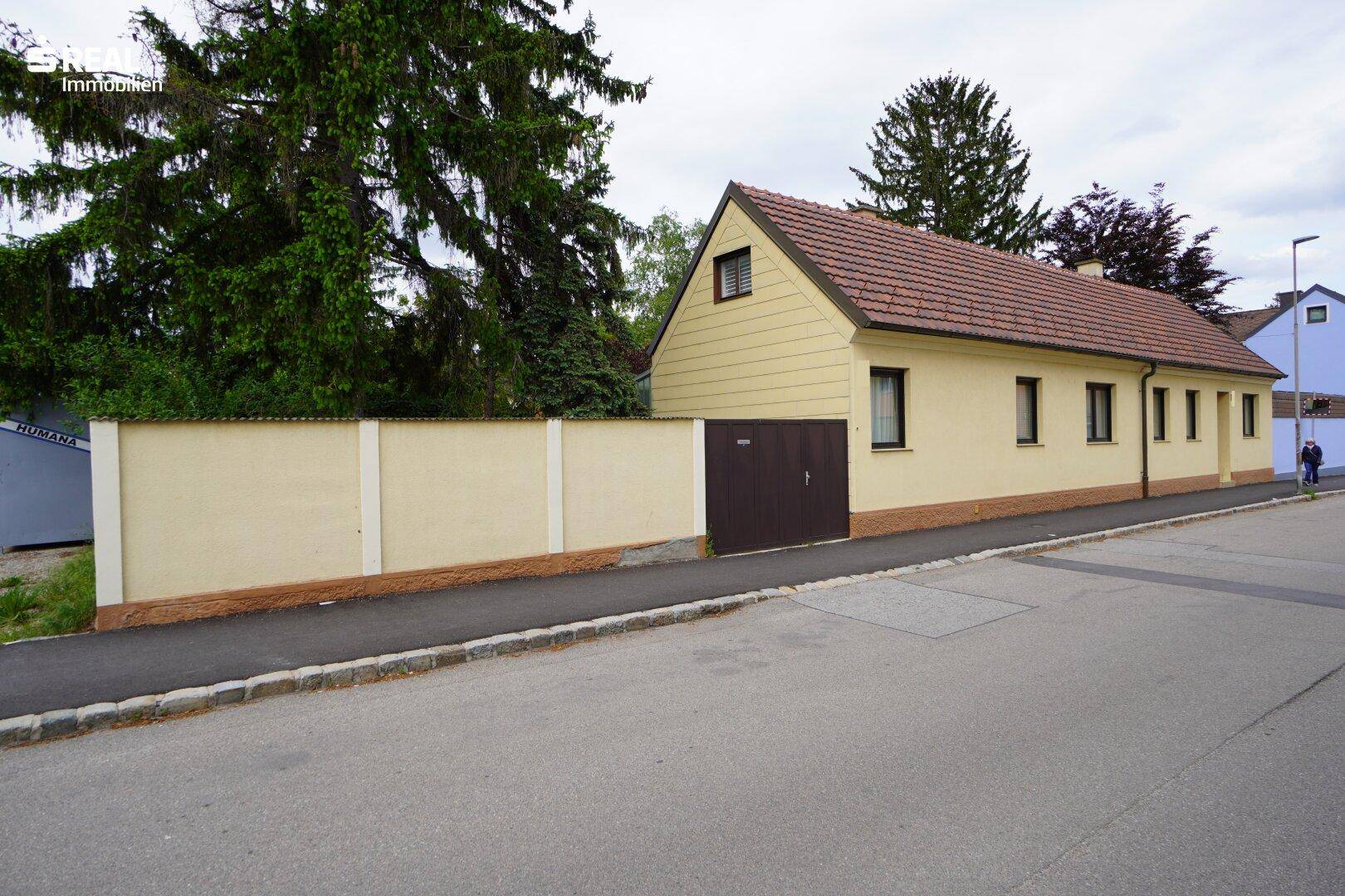 Einfamilienhaus mit Potenzial und großem Garten - Mynd 3