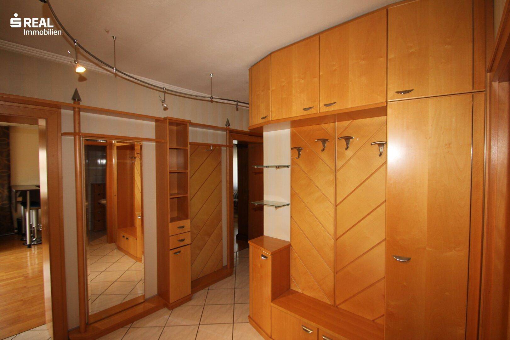 Vorzimmer OG