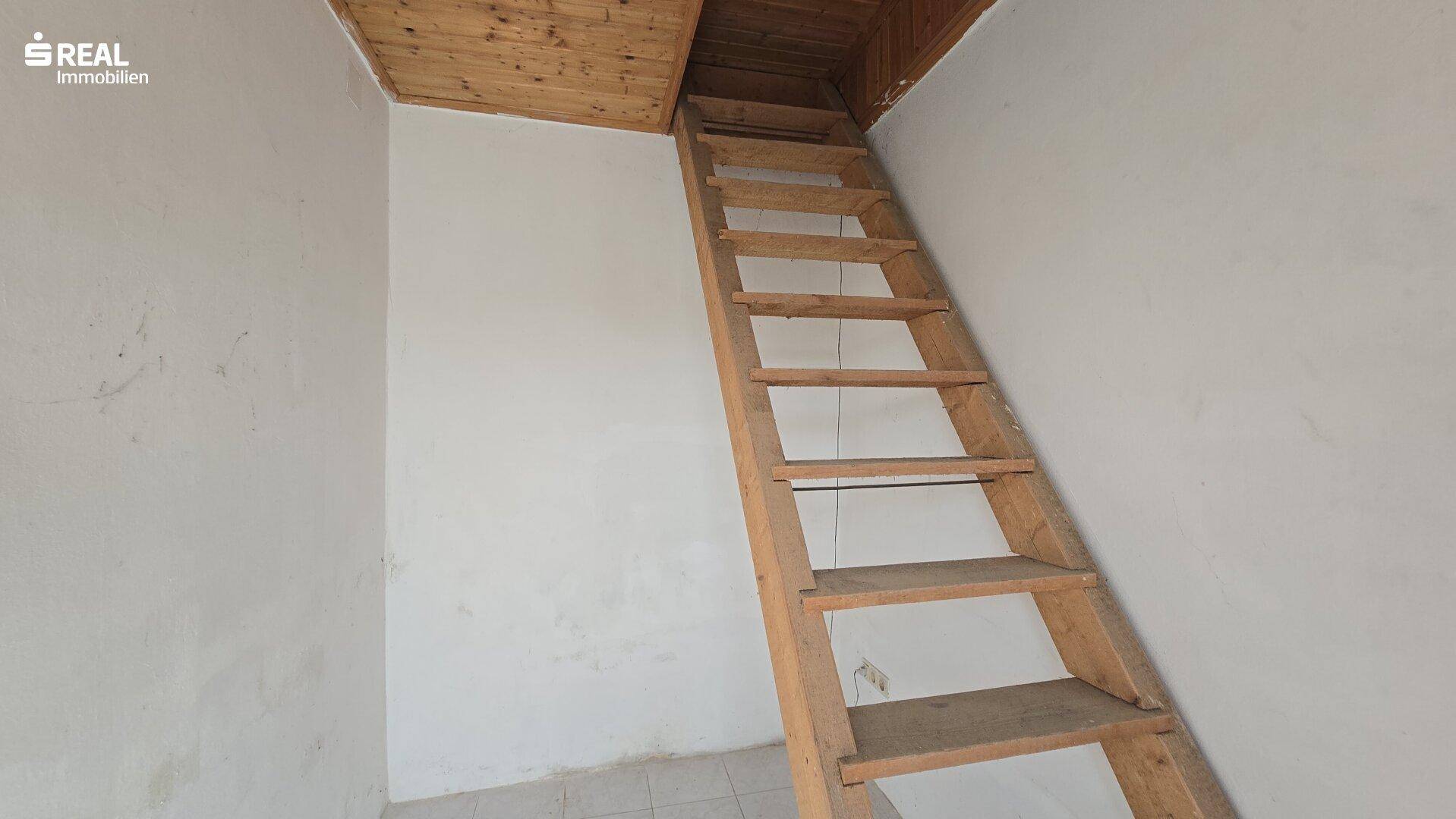Dachbodenaufgang