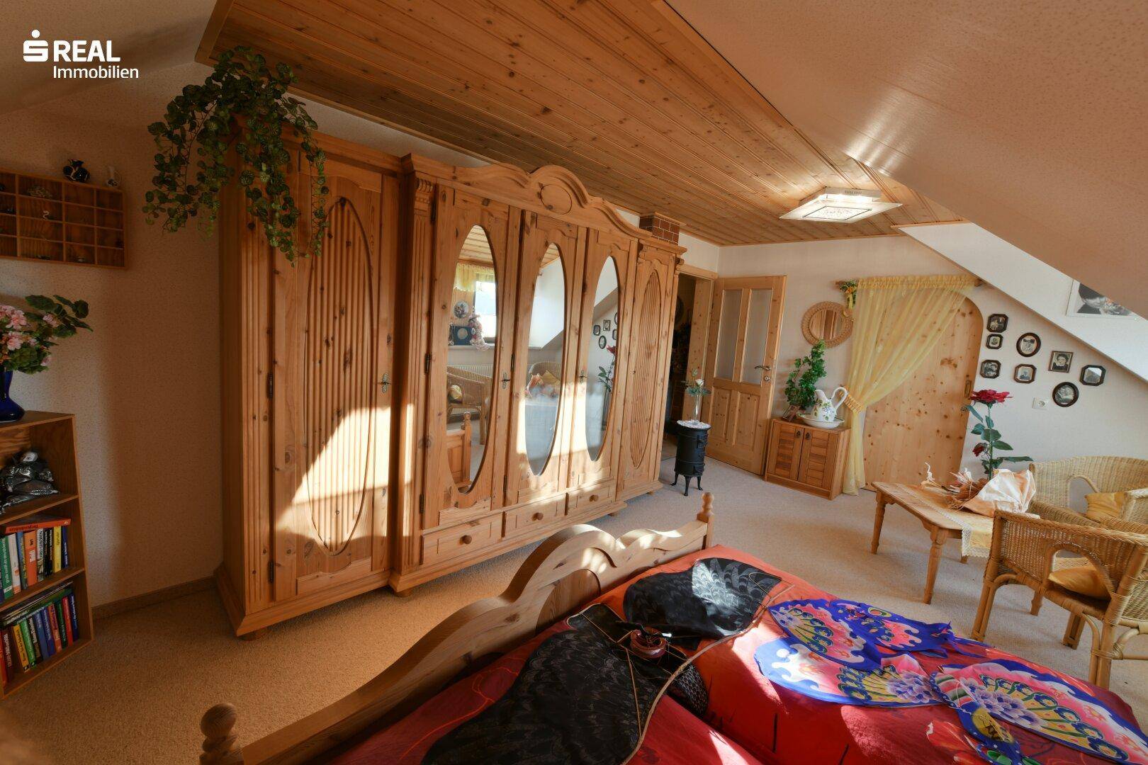 Schlafzimmer 1 DG