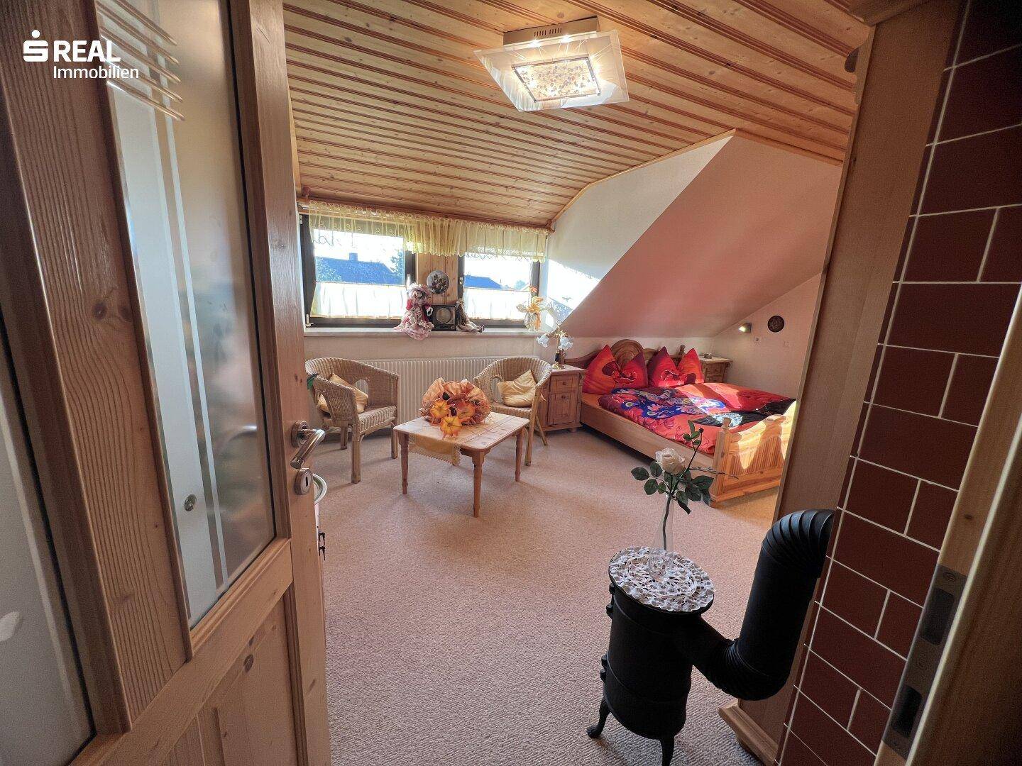 Schlafzimmer 1 DG