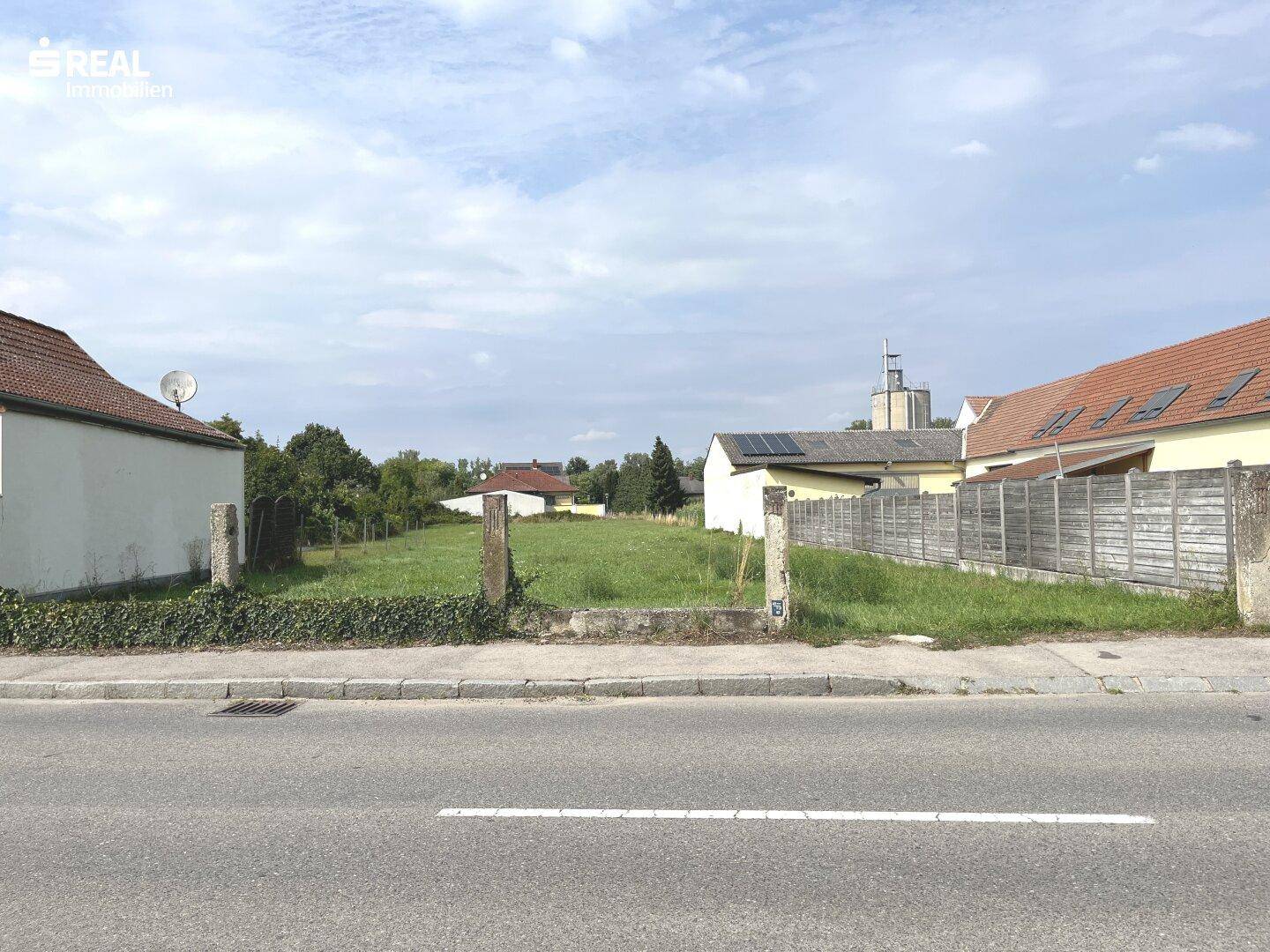Straßenansicht 1
