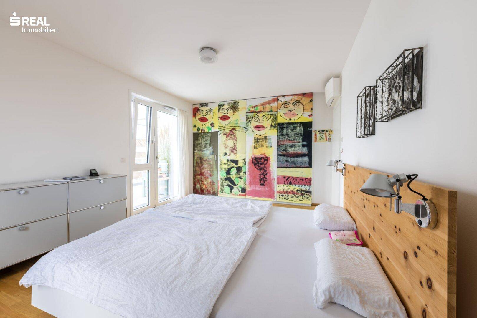 Schlafzimmer 1