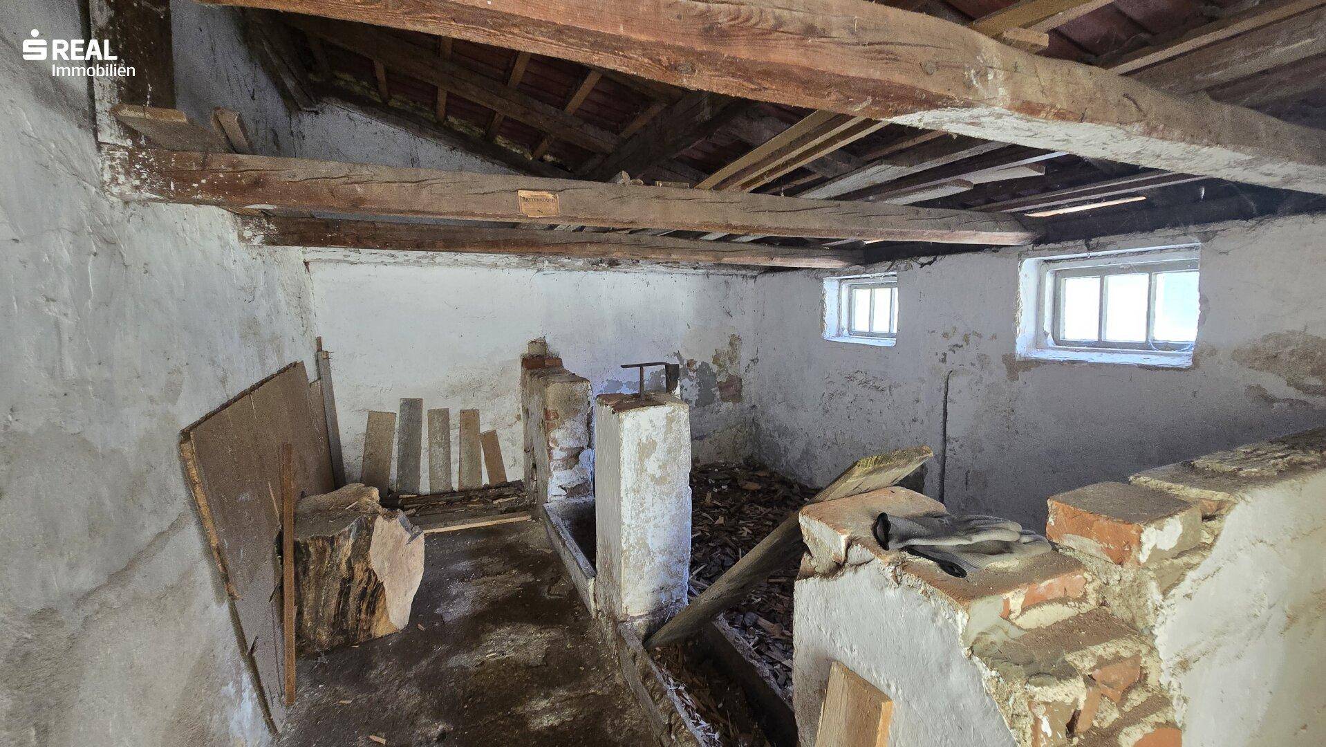 Stall/Holzlager