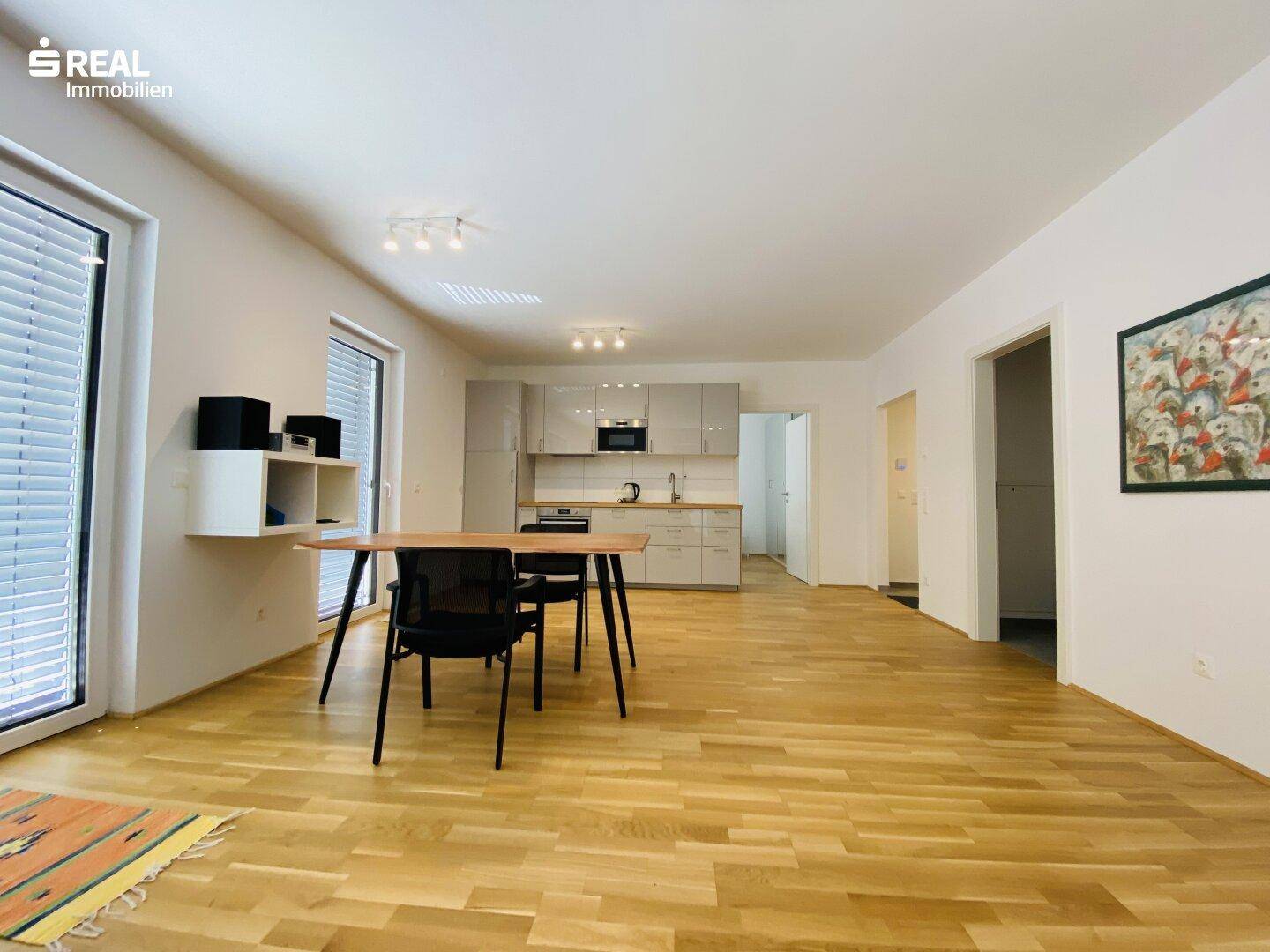 Wohnzimmer & Küche