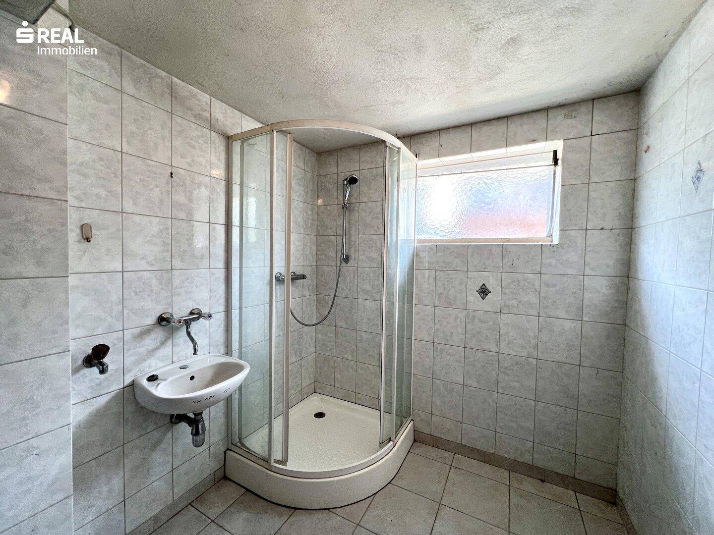 Dusche Keller