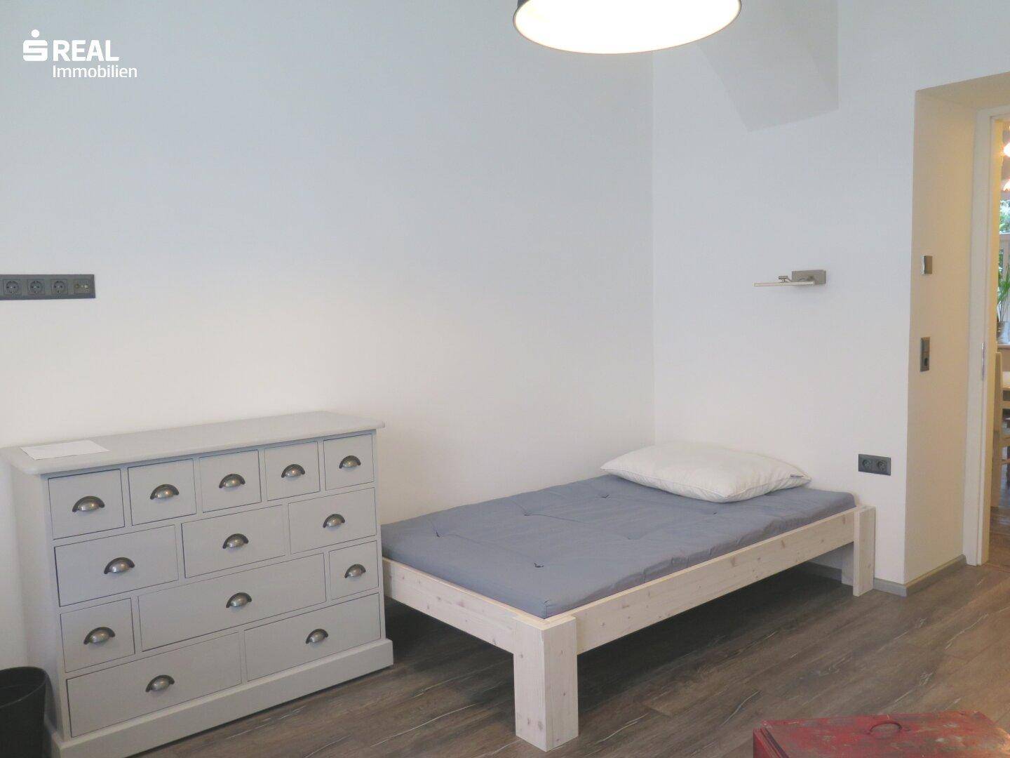 Zimmer 2 EG