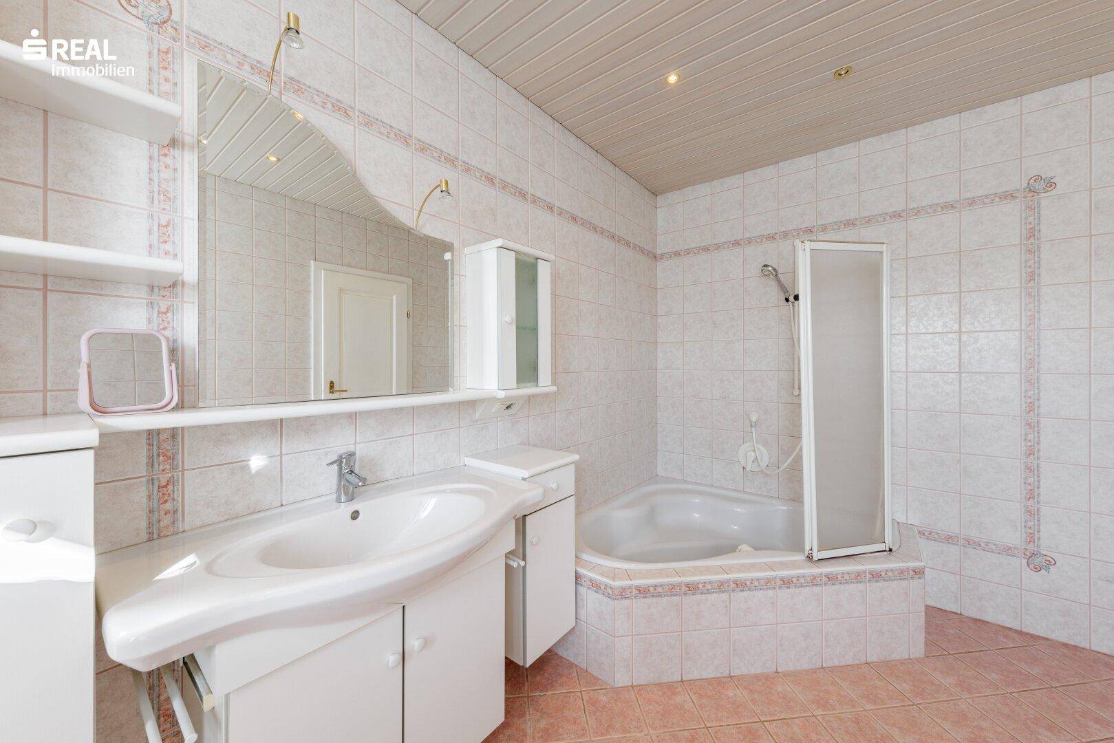 Badezimmer 1