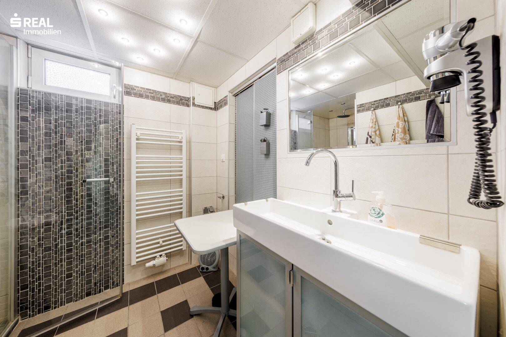 Badezimmer KG