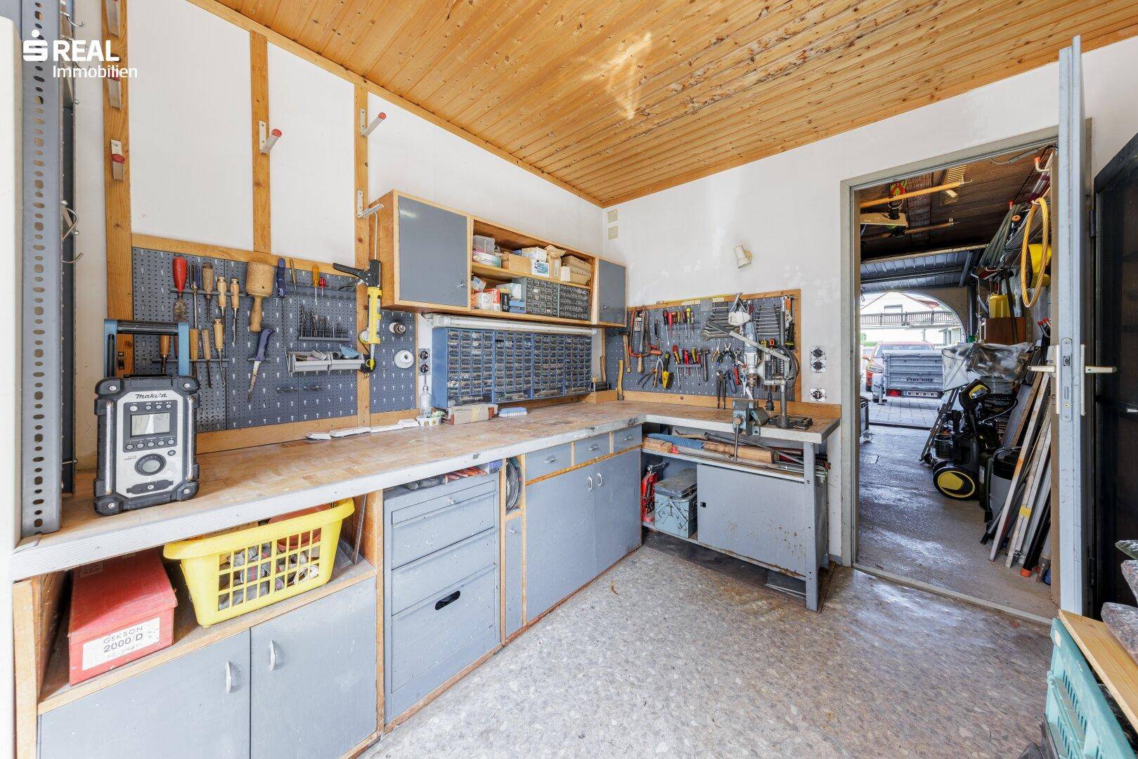 Werkstätte und Garage