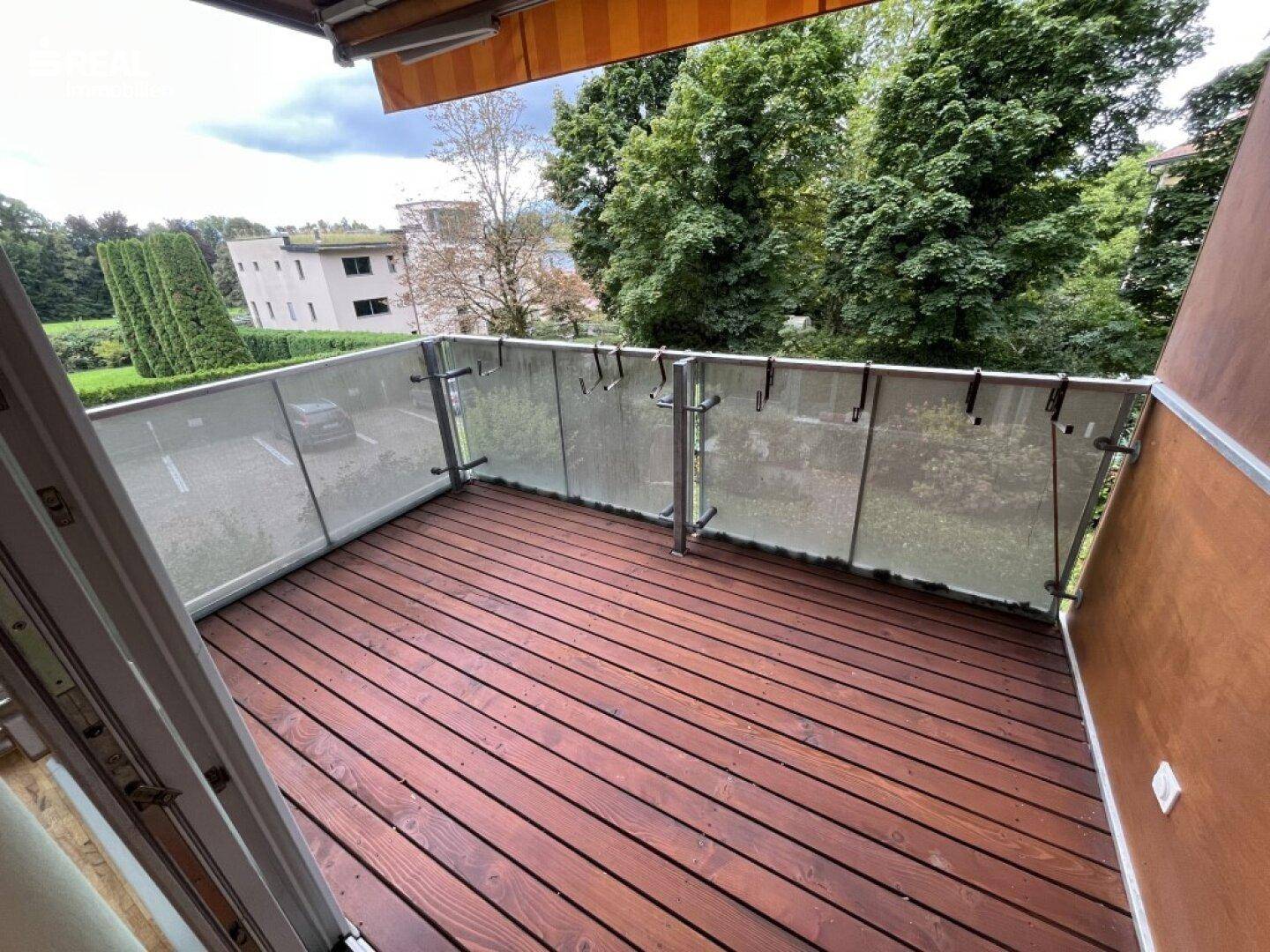 dem Wohnbereich vorgelagerte Loggia