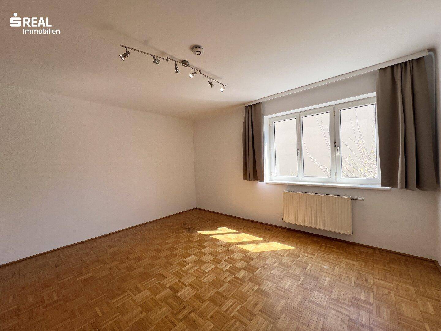 Zimmer 1 OG