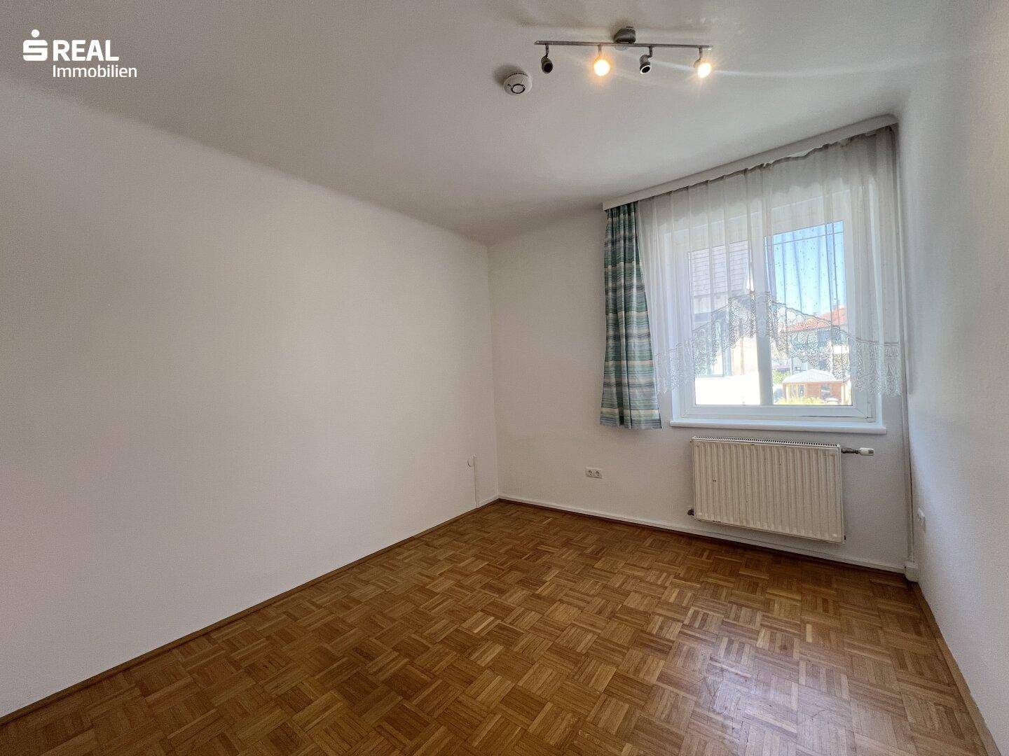 Zimmer 2 OG
