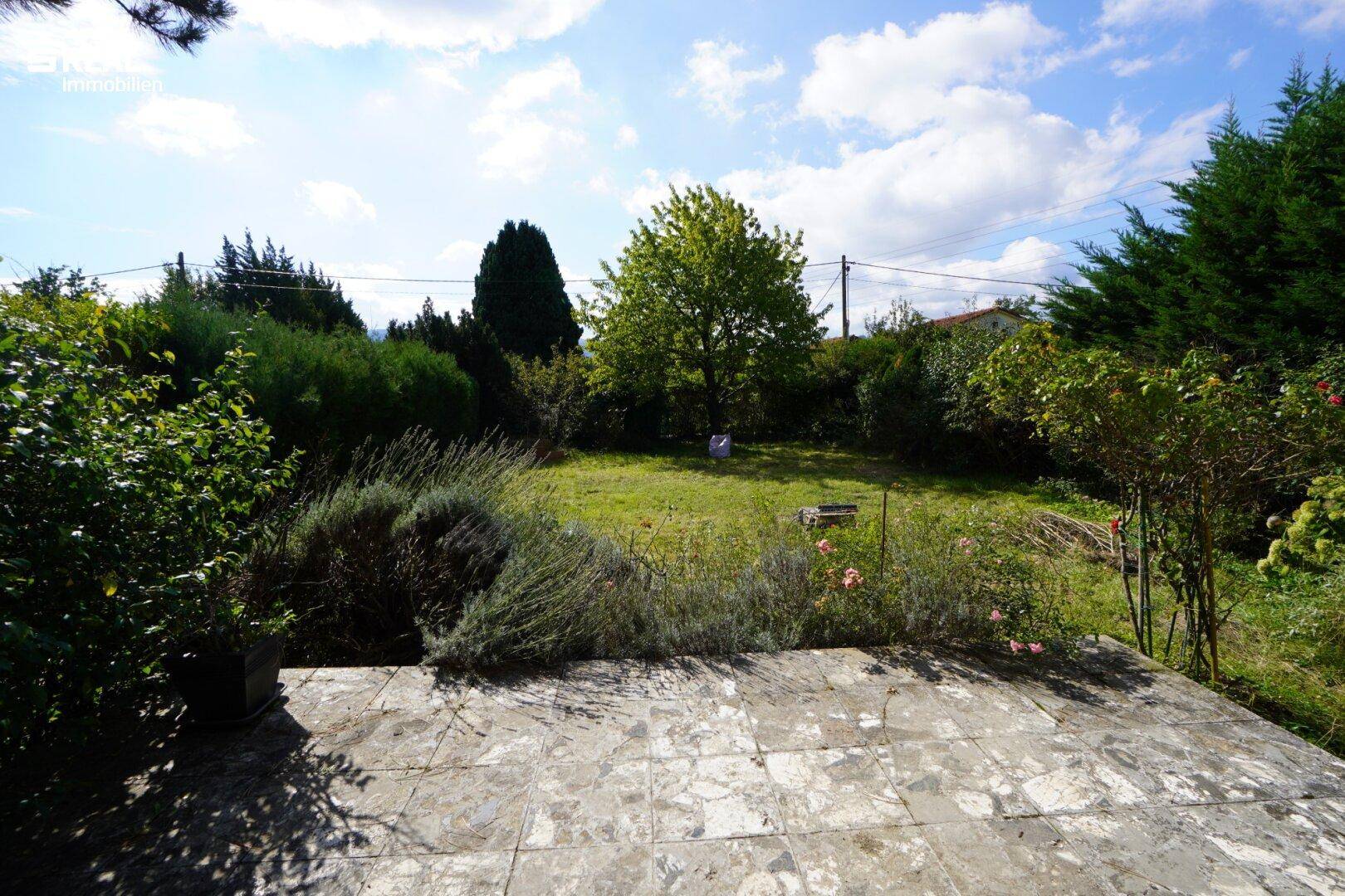 Terrasse und Garten