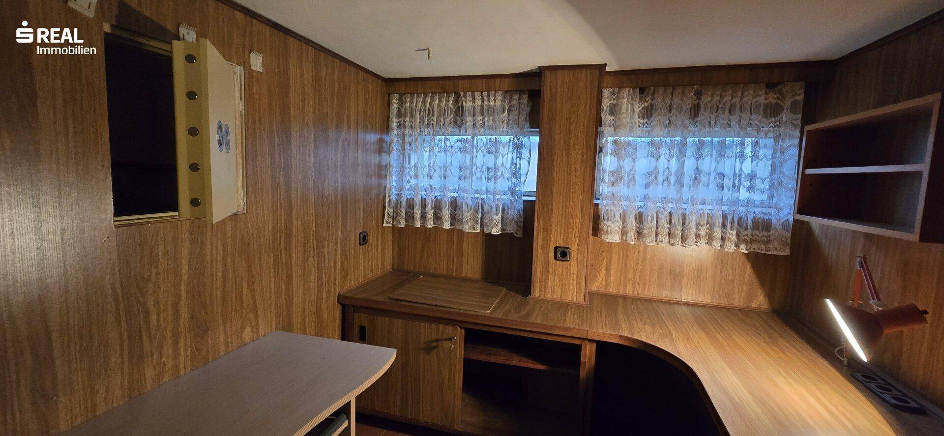 Büro KG
