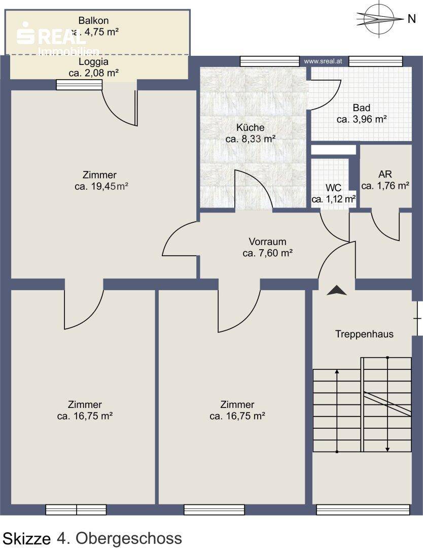 Grundriss des Obergeschosses mit drei Zimmern, Küche, Bad, WC, Vorraum, Abstellraum, Balkon und Loggia.