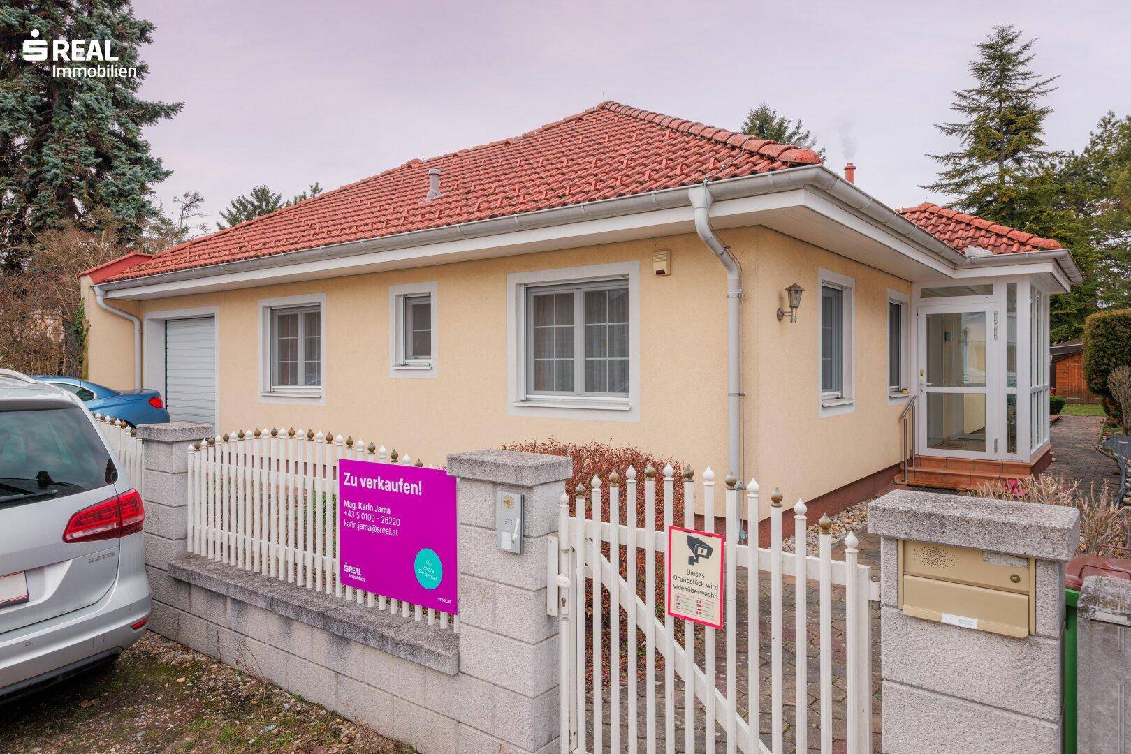 Charmanter 3 Zimmer-Bungalow mit beheiztem Wintergarten, Garage und gepflegter Grünoase! Öffentlich gut angebunden. - Widok 4
