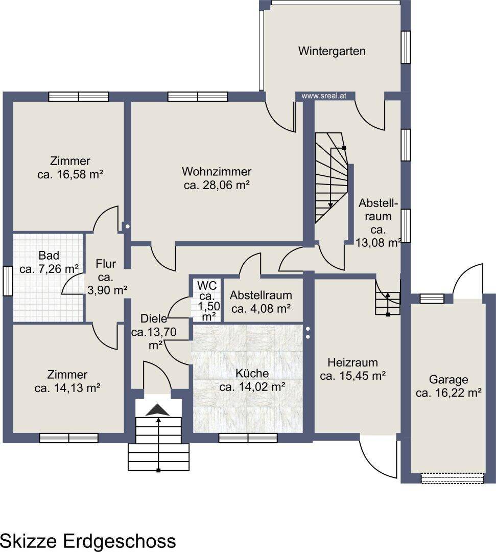 Grundriss des Erdgeschosses mit Wohnzimmer, Küche, Bad und Garage.
