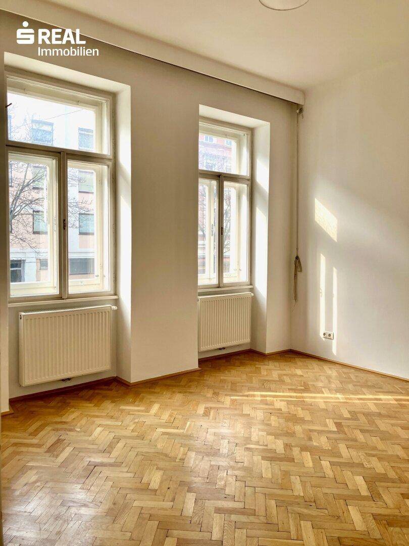 WUNDERSCHÖNE ALTBAUWOHNUNG - bestens eingeteilte 3,5 Zimmer - NIBELUNGENVIERTEL - Ansicht 4