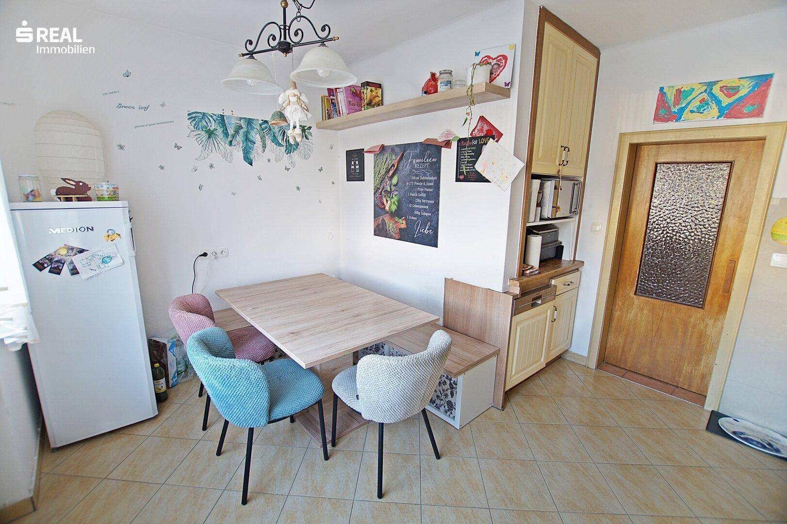 Einfamilienfamilienhaus mit Werkstatt &amp; Lagerhalle, Garage und großem Garten mit Pool - Ansicht 4