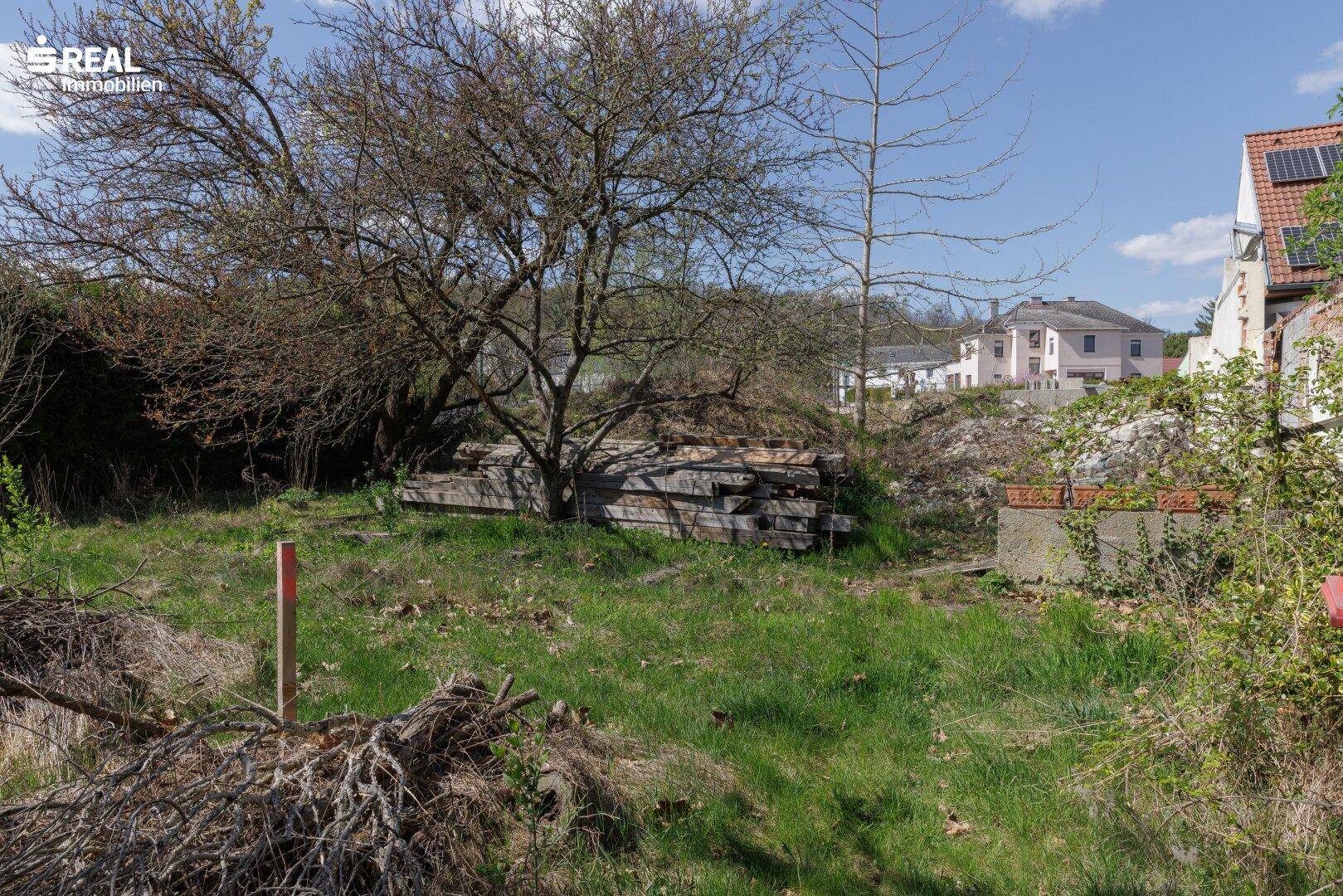 traumhaftes Baugrundstück für ein Doppelhaus oder Einfamilienhaus mit Blick auf die Burg Kreuzenstein! - Widok 4