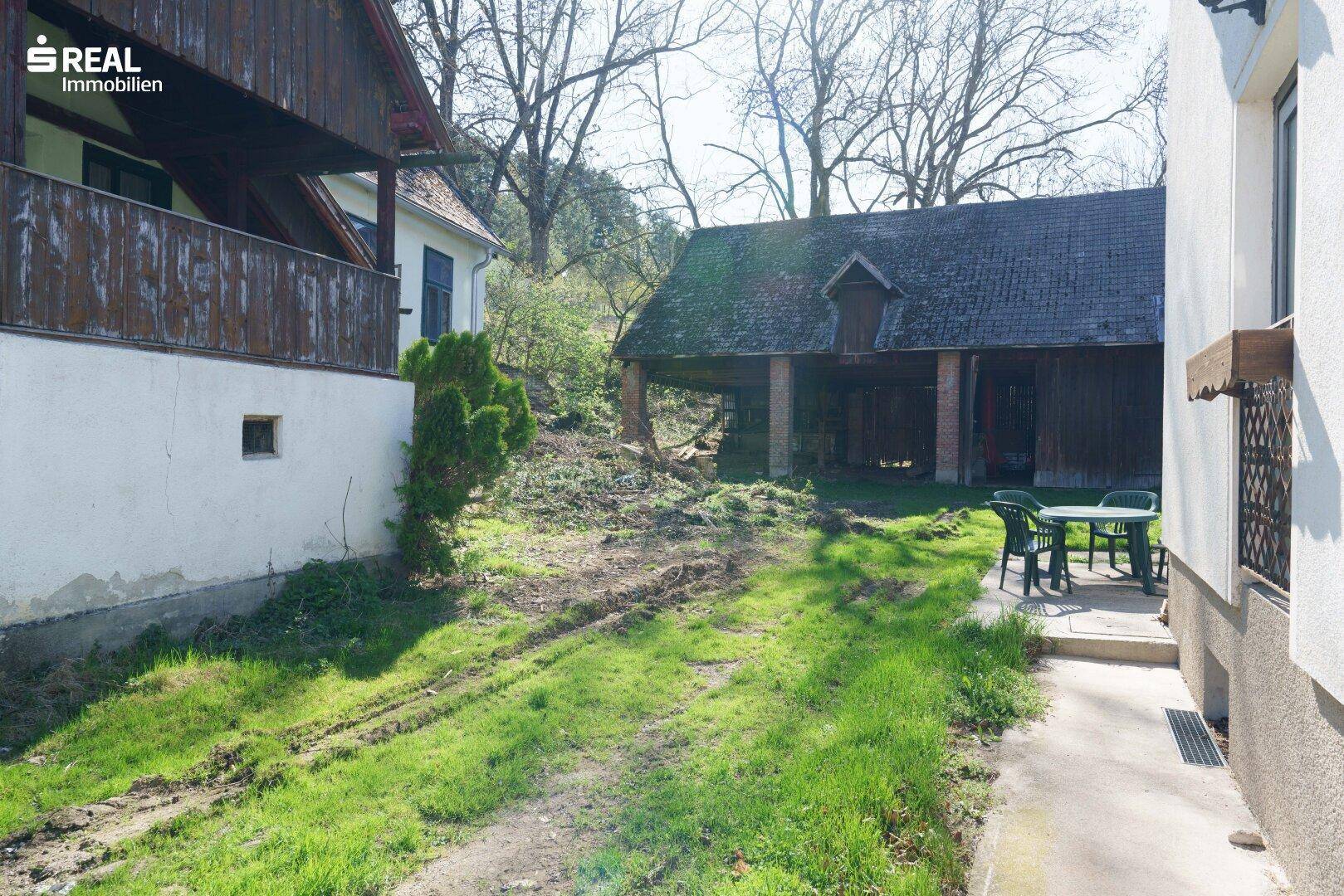 Wunderschöner Ausblick auf die umliegenden Hausberge - 107m² Wohnhaus plus 100m² Stall, Scheune und Altbestand! – pohled 3