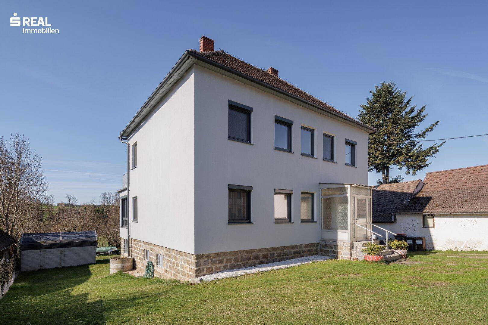 Saniertes Mehrparteienhaus mit großem Garten in ruhiger Lage - Ansicht 3