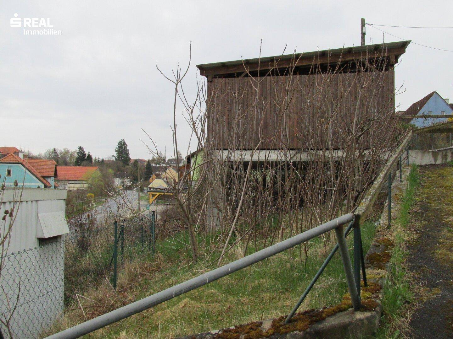 Gepflegtes Landhaus mit Carport, Nebengebäude, Garten und uneinsehbarem Innenhof - Ansicht 5