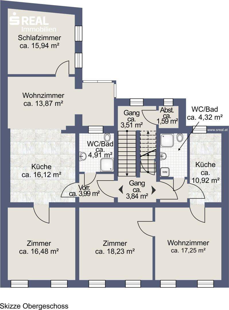 Grundriss des Obergeschosses mit Schlafzimmer, Wohnzimmer, Küche und Bädern, übersichtlich dargestellt.