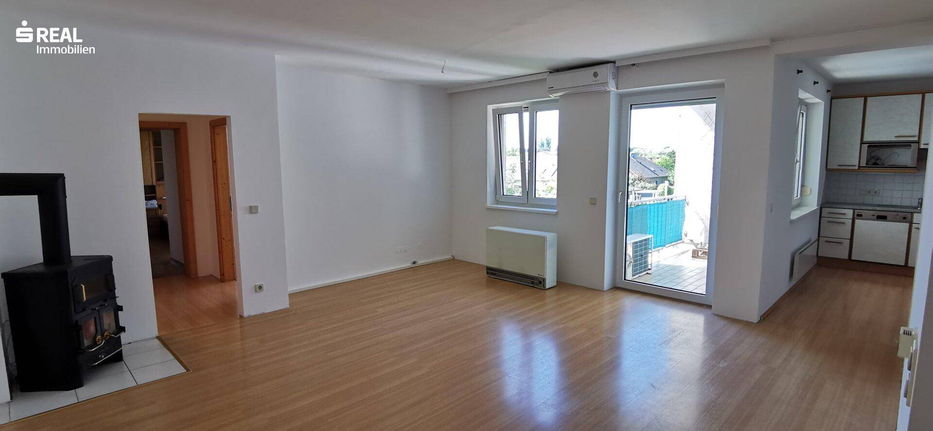 Top Lage - 4-Zimmer-Wohnung mit Loggia, Klimaanlage und Schwedenofen - unmittelbar beim Schulzentrum, Bahnhof und Stadtzentrum! – pohled 4