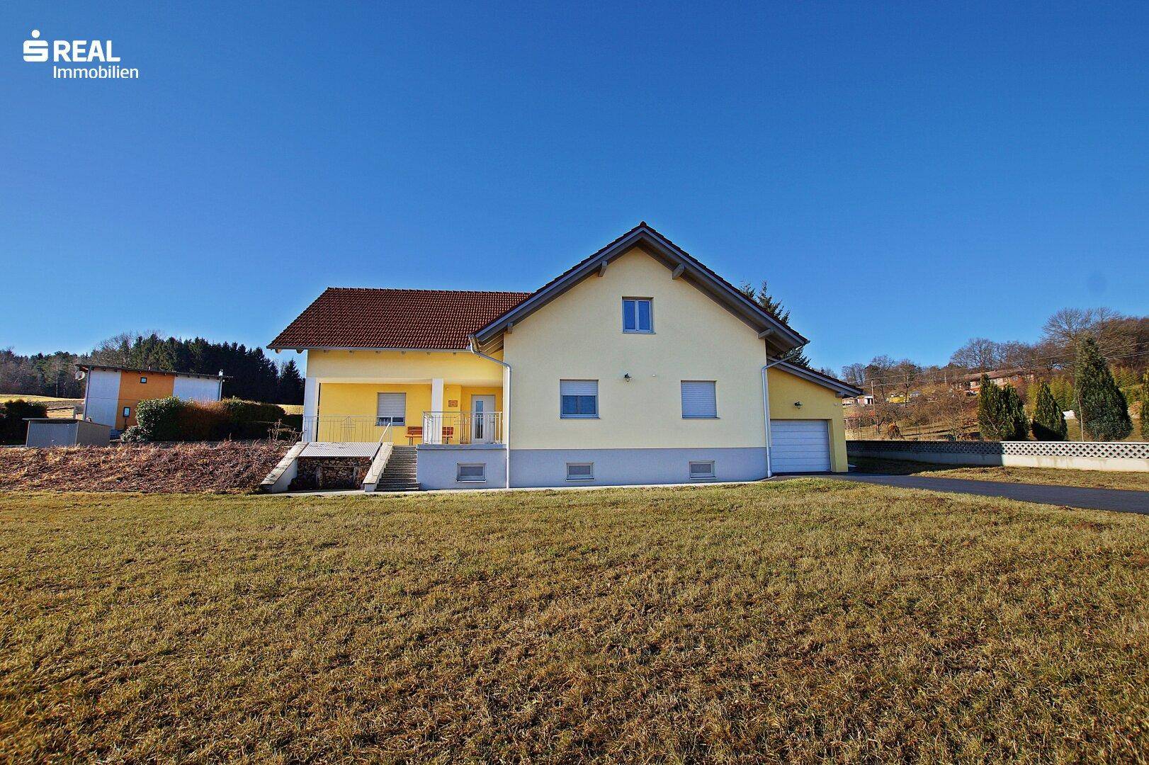 7425 Wiesfleck: Thermenregion Bad Tatzmannsdorf! Neuwertiges Ziegelmassivhaus mit Garage, Vollkeller und ausbaubarem Dachboden in ruhiger Lage! - Ansicht 2