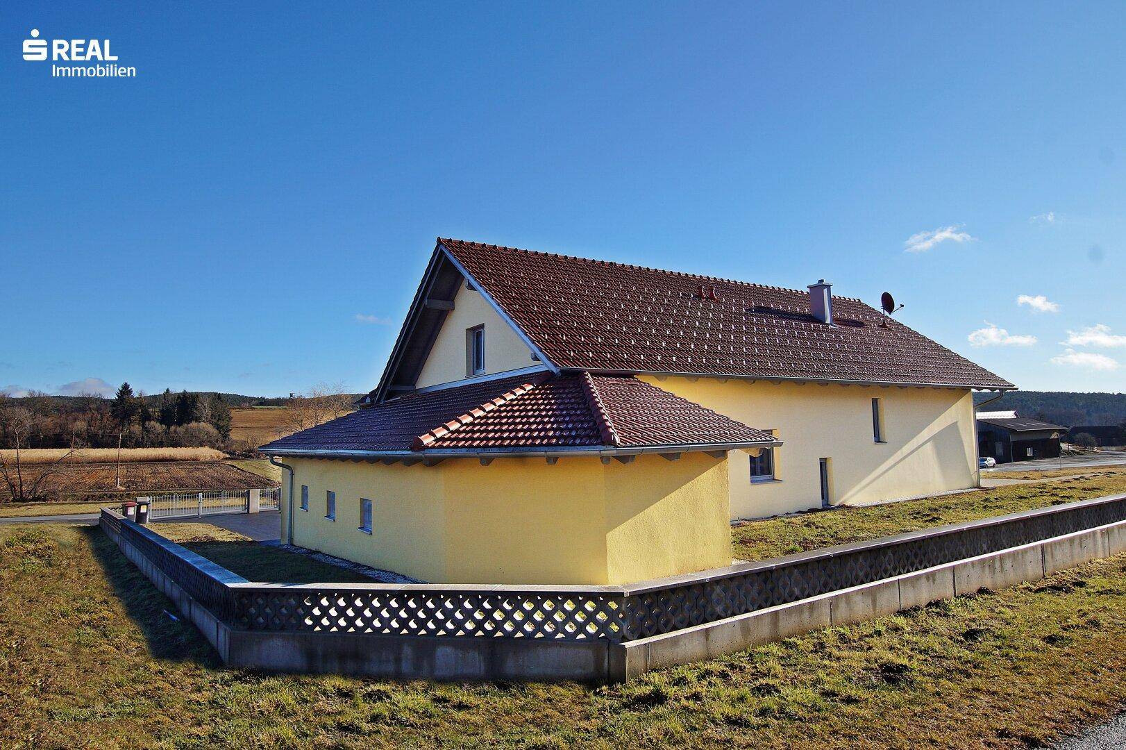 7425 Wiesfleck: Thermenregion Bad Tatzmannsdorf! Neuwertiges Ziegelmassivhaus mit Garage, Vollkeller und ausbaubarem Dachboden in ruhiger Lage! - Ansicht 4