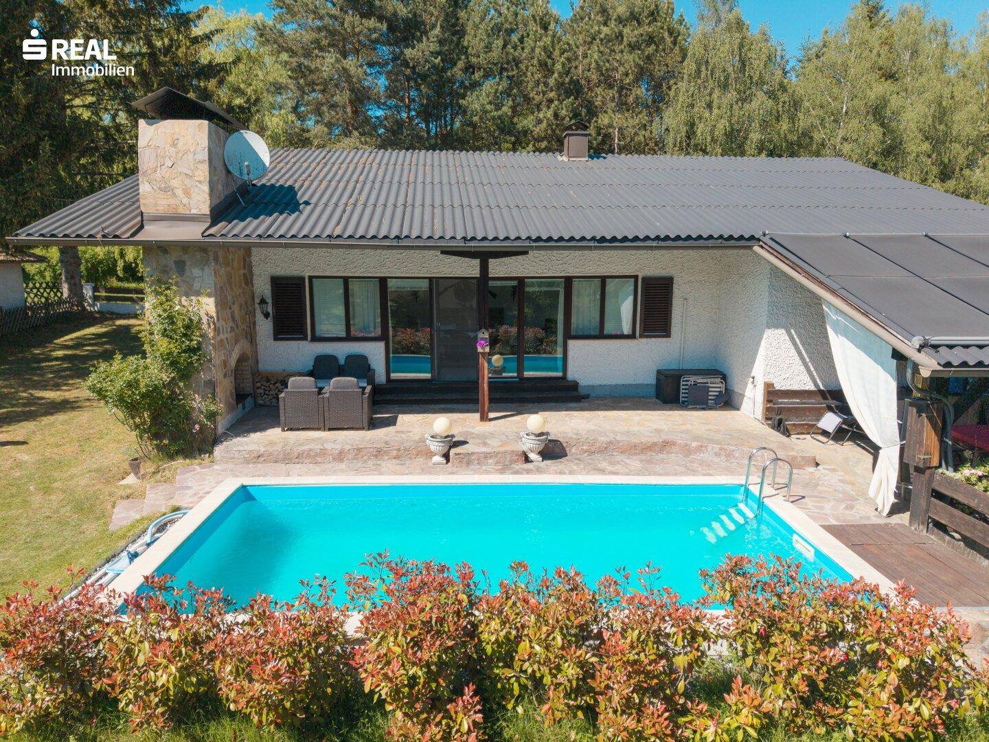 Traumhaus mit schönem Garten und Pool in ruhiger Lage - Ansicht 2