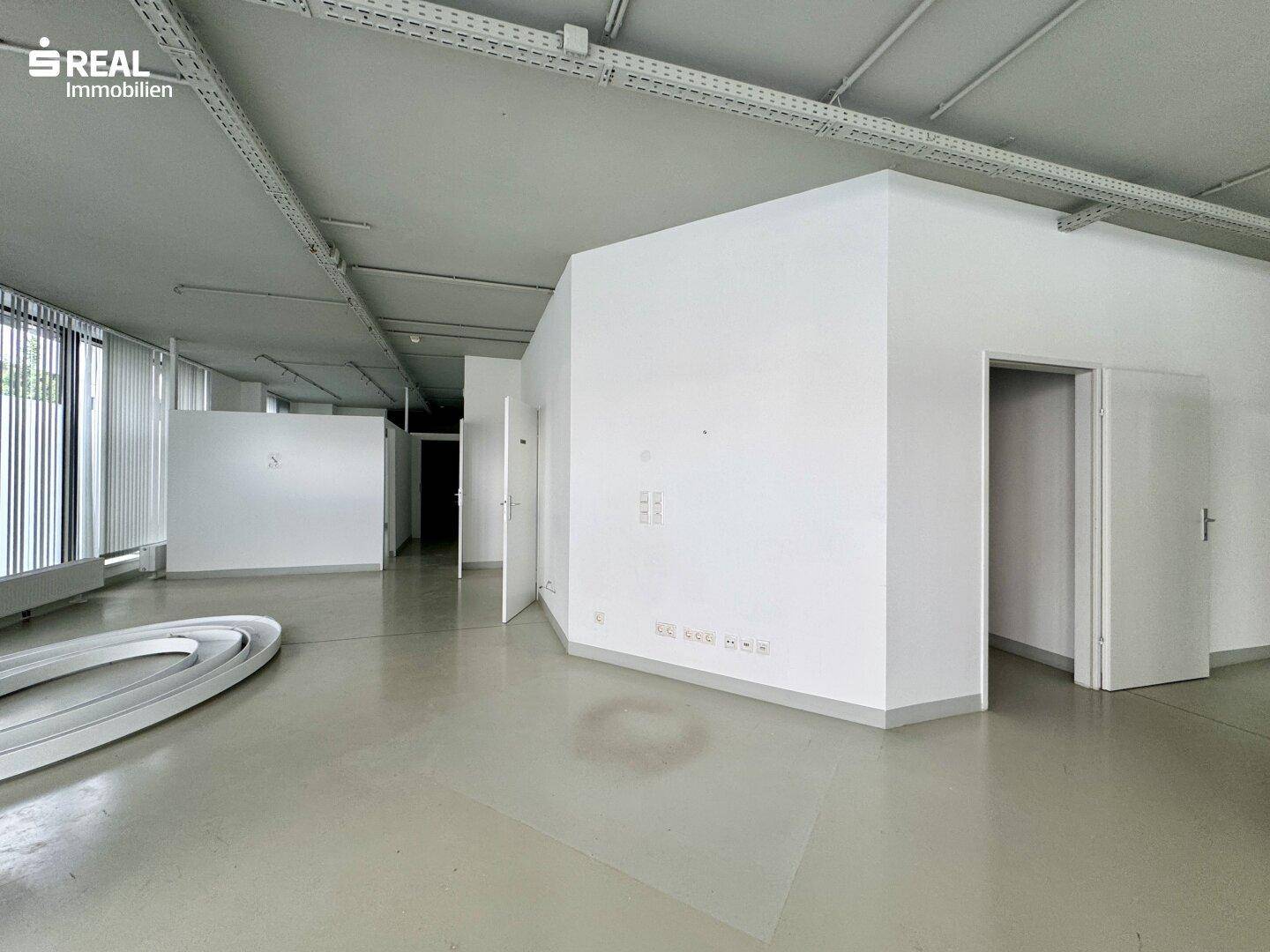 Geschäfts- /Ordinations- /Bürofläche zwischen Bahnhof und Uniklinikum – pohled 3