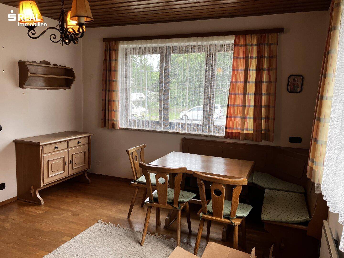 Geräumiges Haus mit Garten und Doppelgarage - Mehr