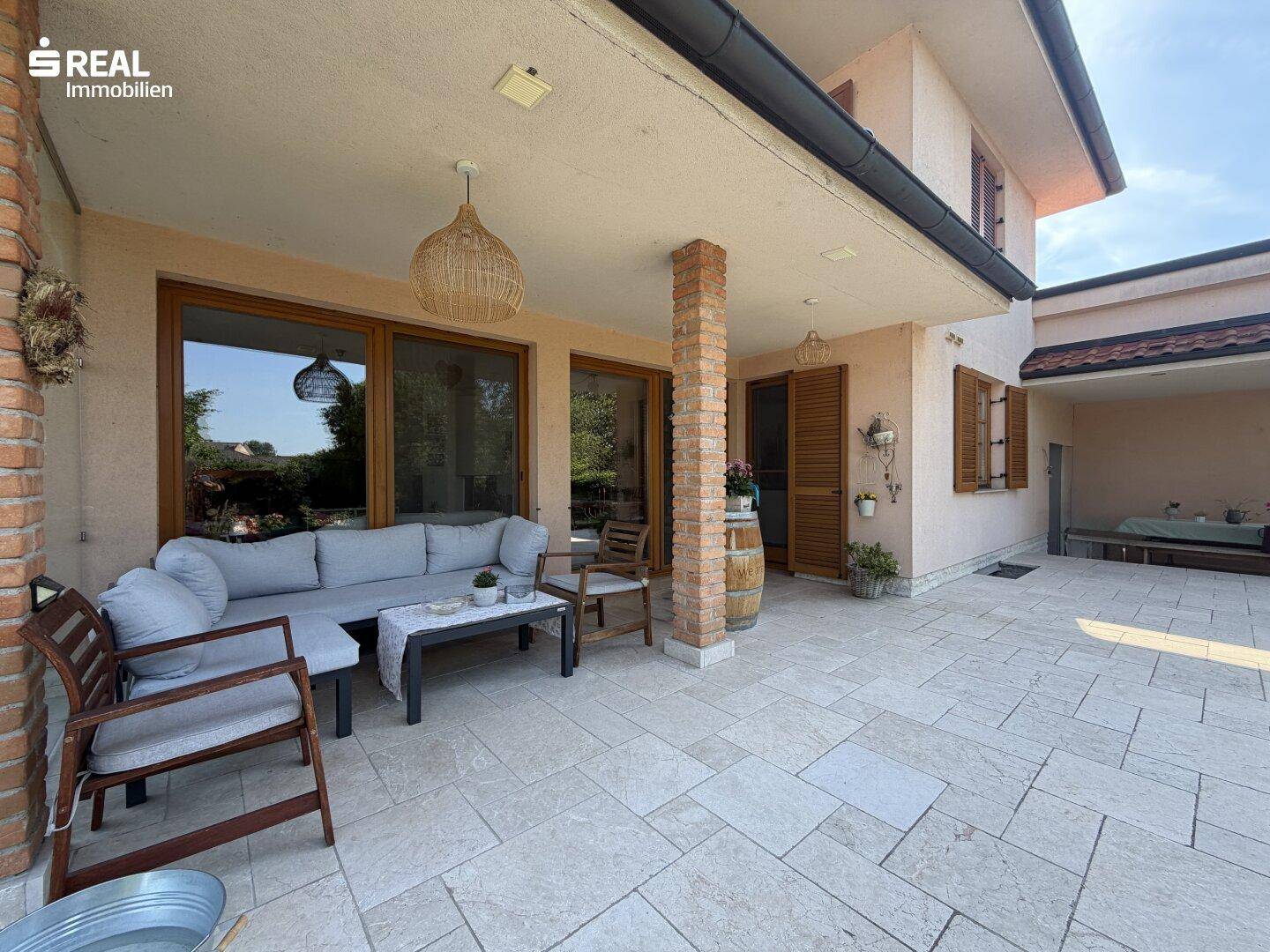 Mediterranes Wohnambiente in Top Lage in Neusiedl am See - Exklusives Wohnen mit Stil, Komfort und Lebensqualität - mit Dichtbetonkeller! - Widok 2