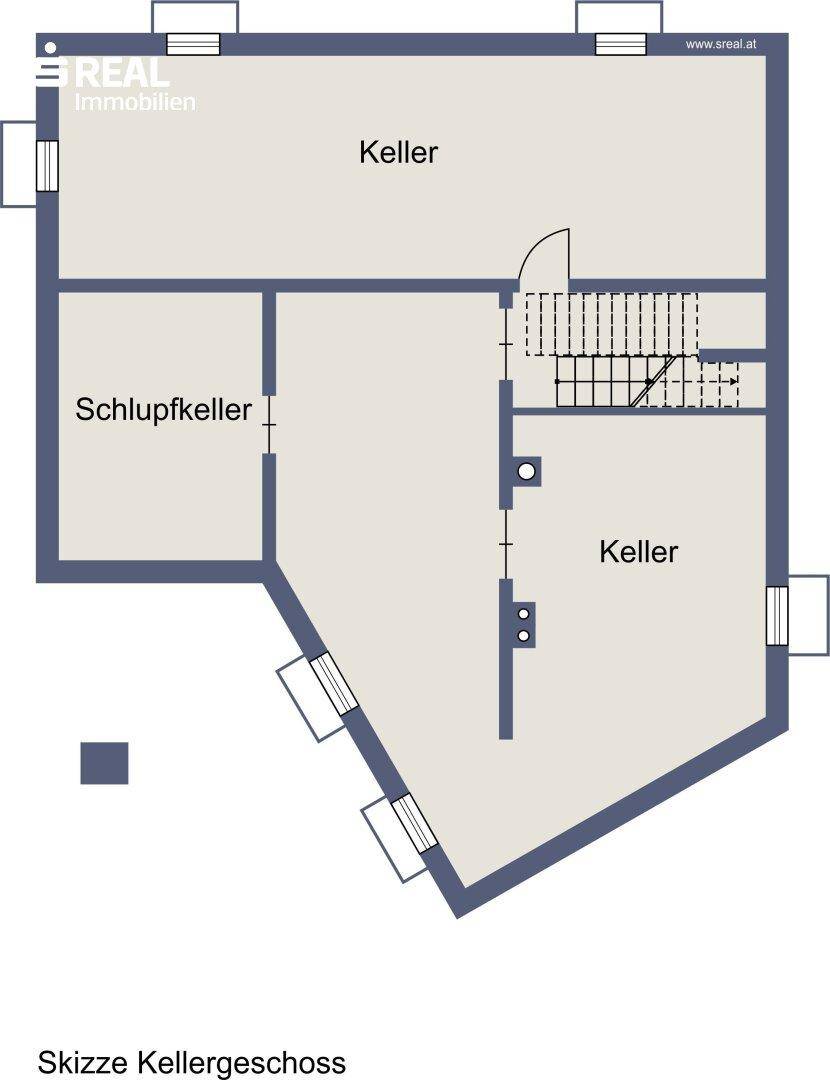 Grundriss des Kellergeschosses mit mehreren Kellerräumen, einem Schlupfkeller und Treppenzugang.