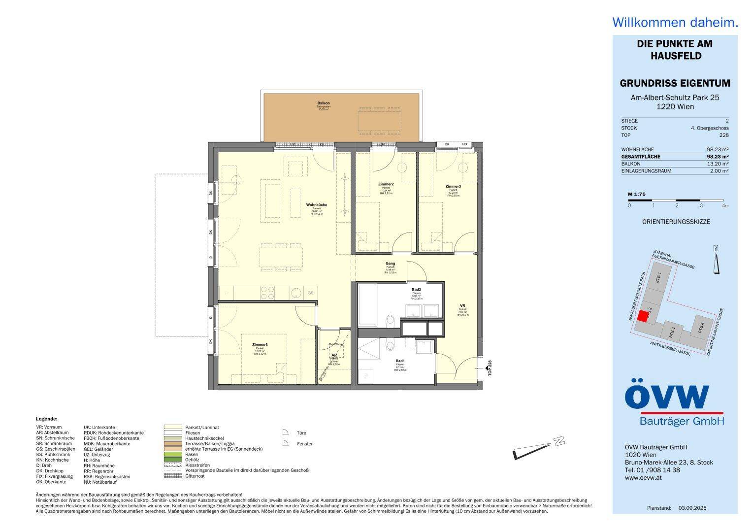 Grundriss einer Wohnung mit drei Zimmern, Balkon und separatem Abstellraum.