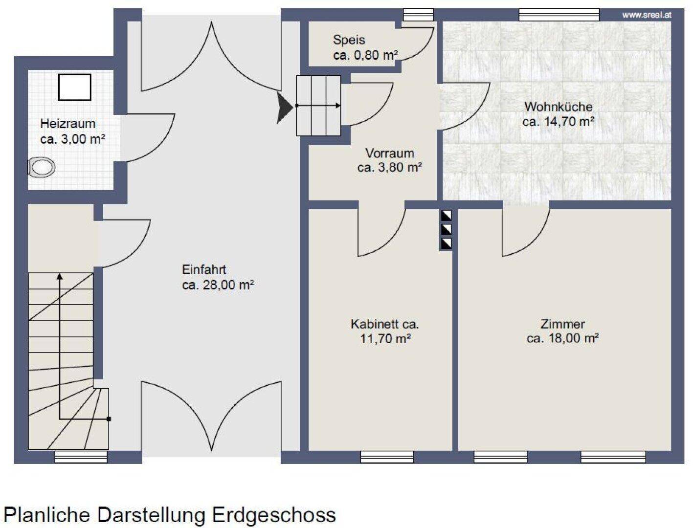 Grundriss des Erdgeschosses mit Wohnküche, Zimmern und Heizraum, der die Raumaufteilung darstellt.