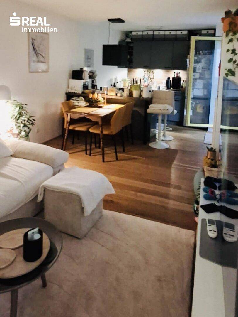 Wohnzimmer möbliert
