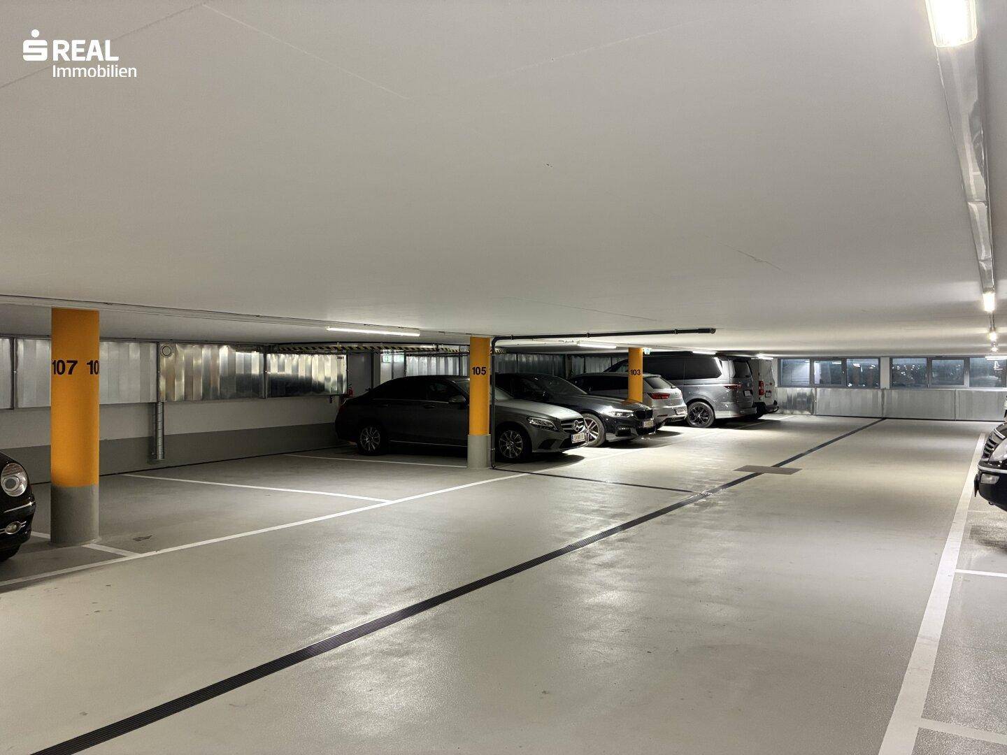 sanierte helle Tiefgarage