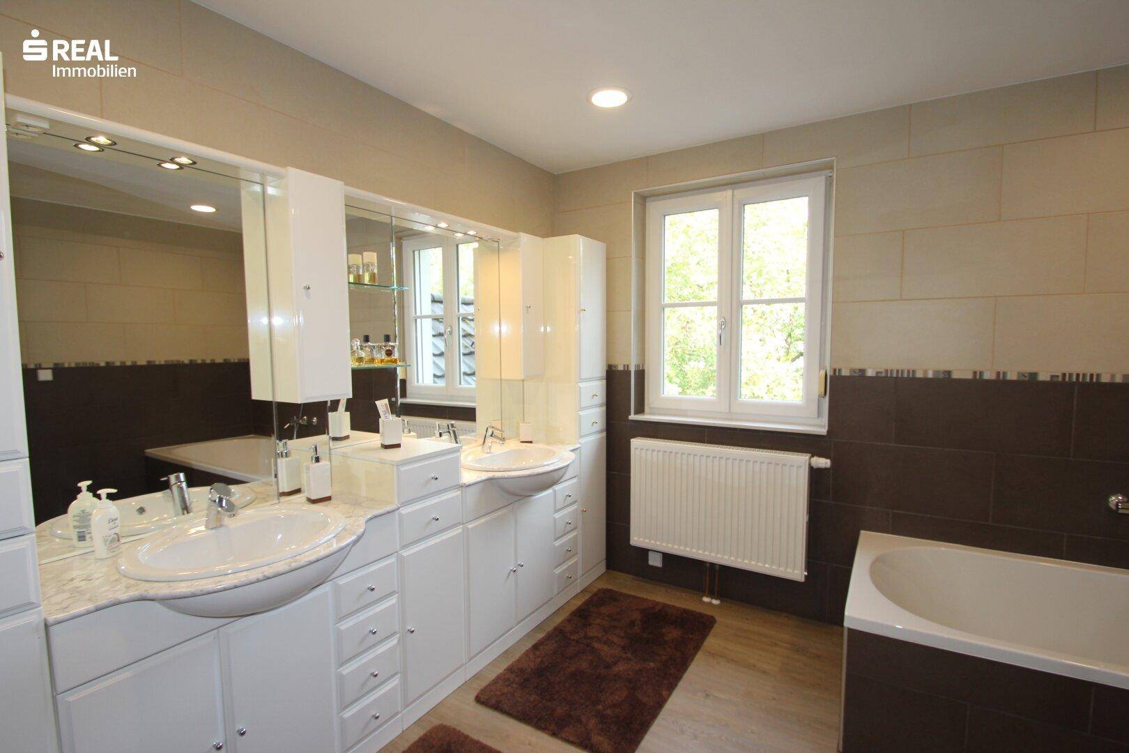 Badezimmer 1 DG