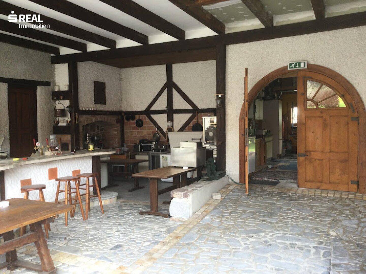 Innenhof mit Bar