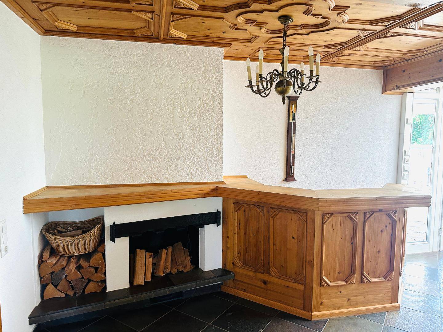 Kamin/Bar