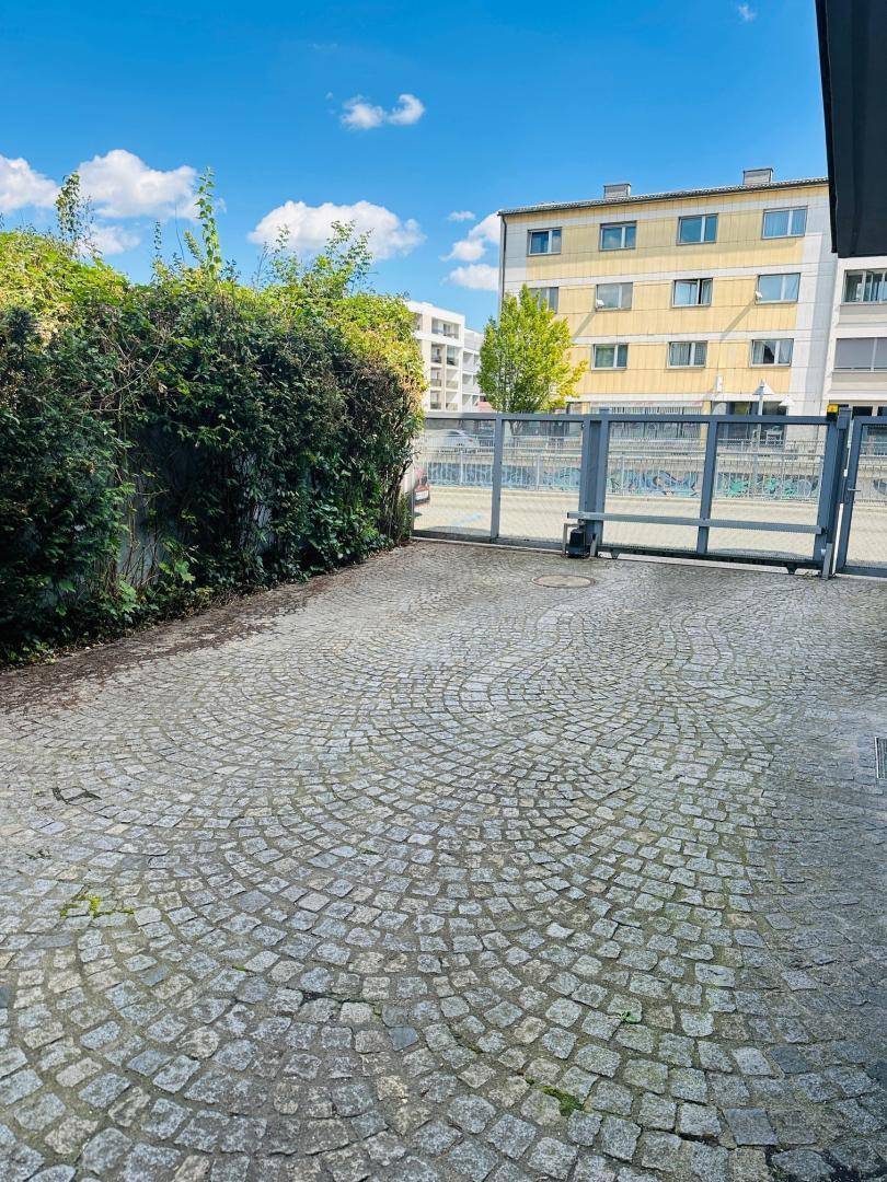 Hof_Parkplatz